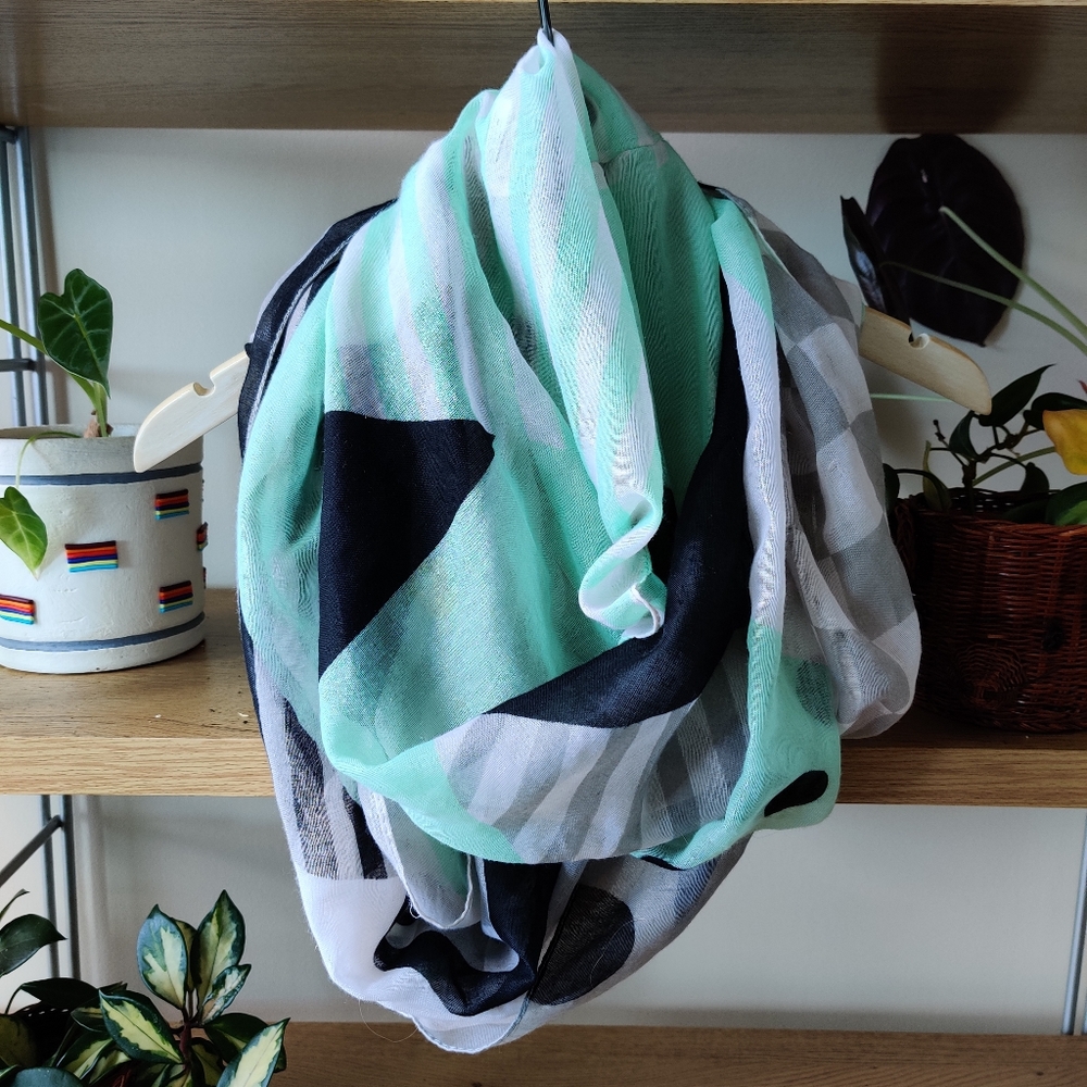 *free with purchase* Geometric Patterned Infinity Circle Scarf